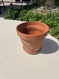 Made in Italy Terracotta Planter Pot with Saucer