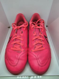 NIKE KIDS Tiempo Football Soccer Cleats Size 4.5Y