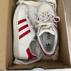 Woman’s Adidas Sneakers 