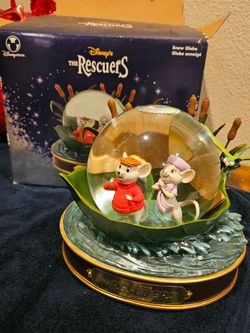 NWT Disney The Rescuers Snow Globe