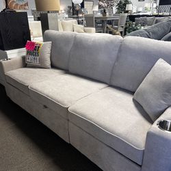 Sleeper! $499! Easy Financing! 💙🛋️☎️ 