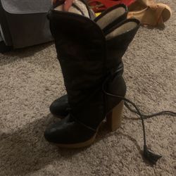 Black Boots 