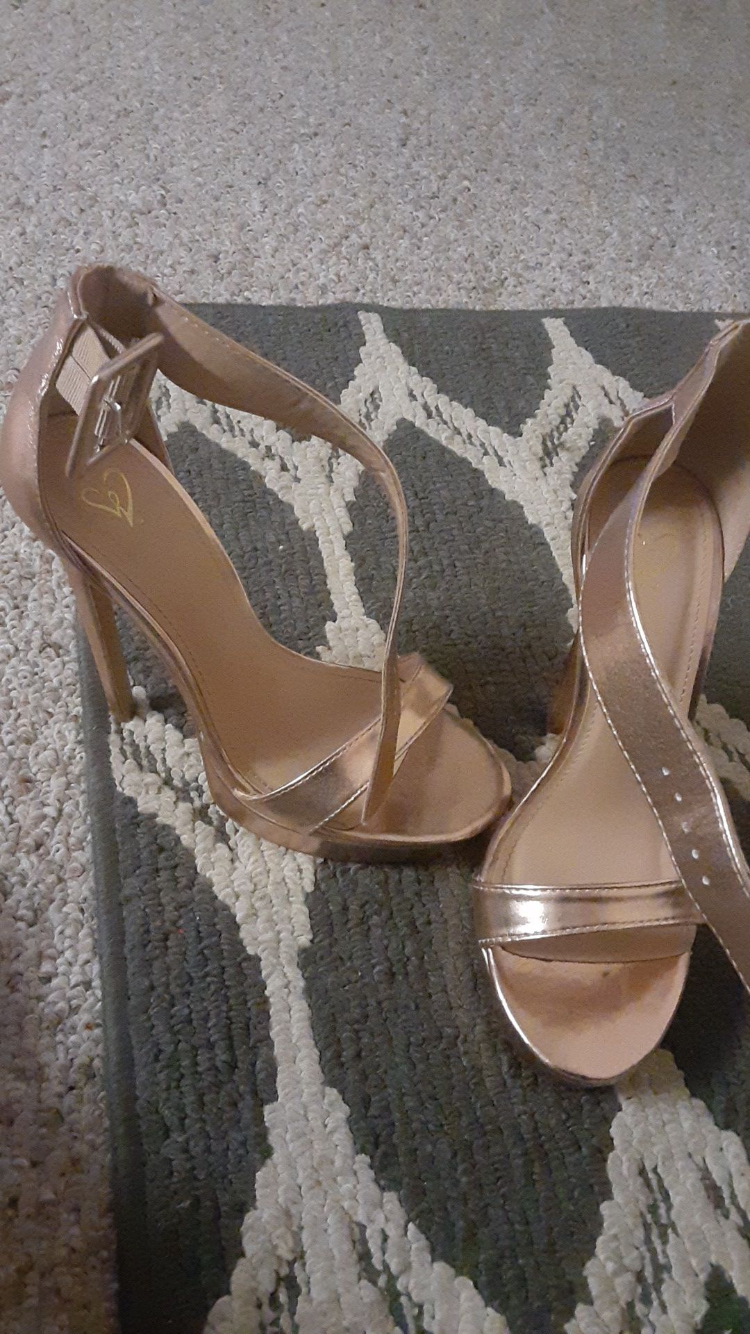 Rose gold heels , size 7 women