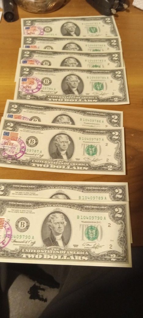 First Day Stamped Uncirculated 2 $ Bill's (8)