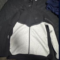 Nike Tech Brand New Size Xl 