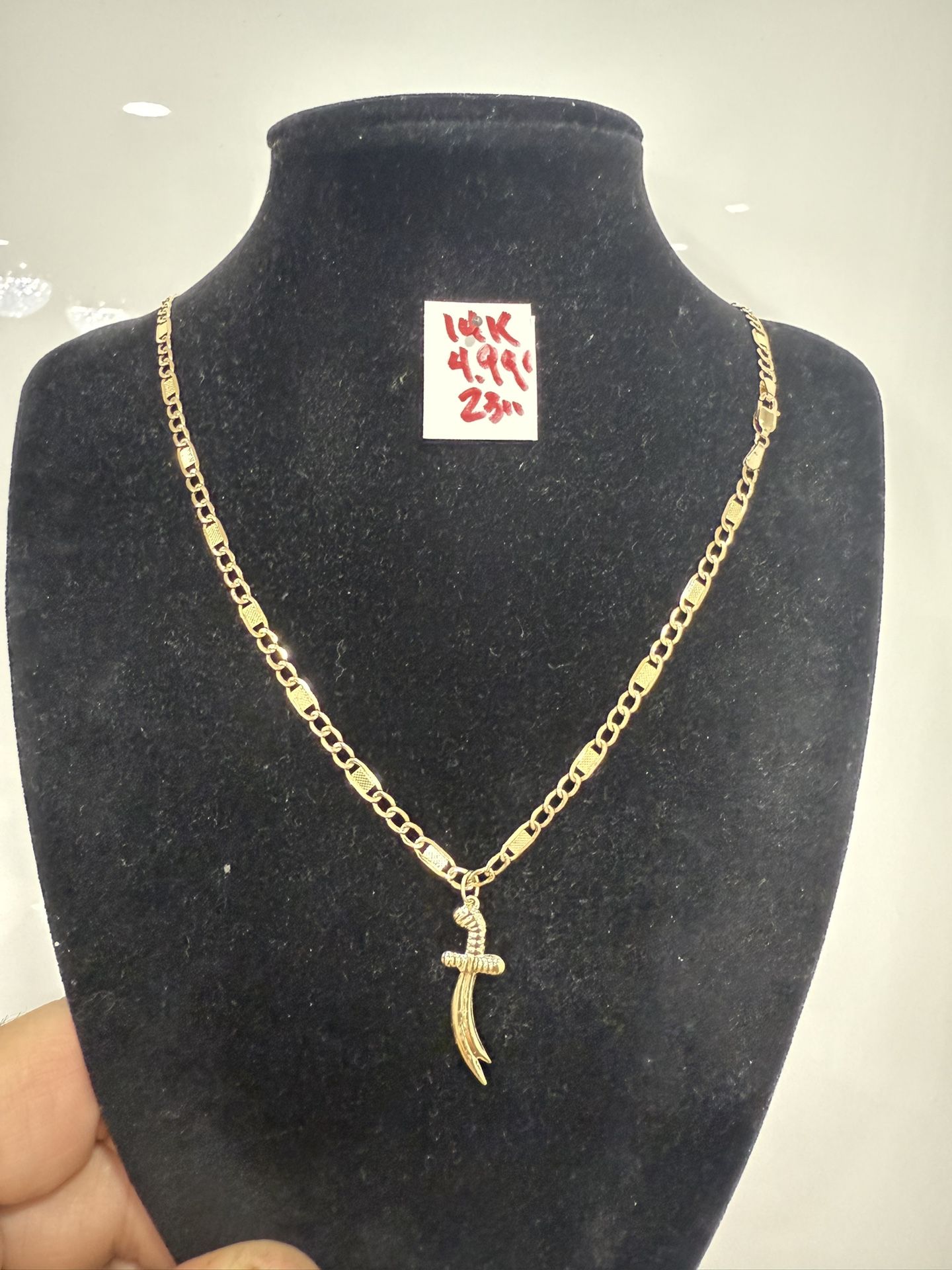 14K Yellow Gold Chain and Pendant 4.9Gr 23 Inches Long