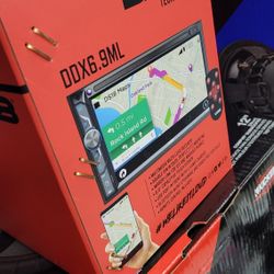 Brand New DS18 Car Stereo Touch Screen With Screen Mirroring 