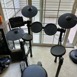 Yamaha DTX402K Electric Drums