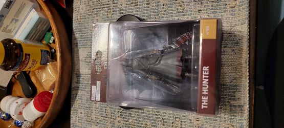Bloodborne Hunter Figure (Chase) 'Backward' Hunter