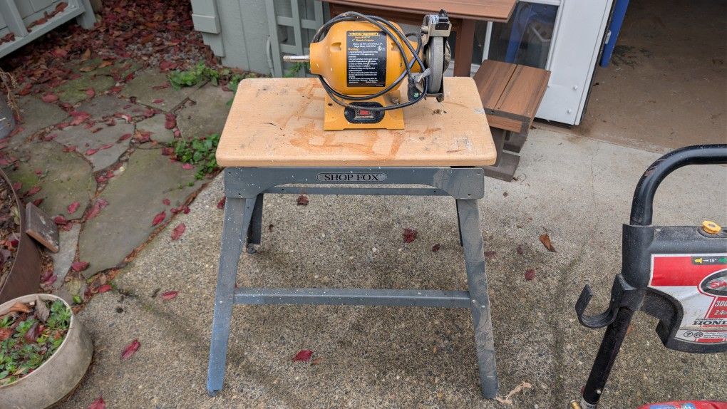 "MAKE OFFER" - GRINDER WITH STEEL BENCH