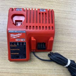 Genuine Milwaukee 48-59-1812 M12 M18 18V 12V Dual Voltage Battery Charger
