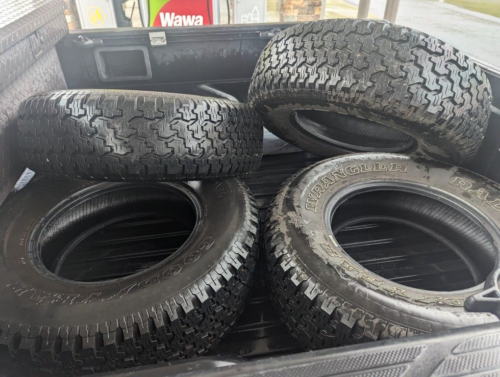 Goodyear Wrangler Radial Tires 235/75R15