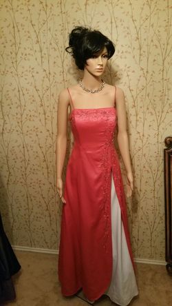 Gorgeous Formal Gown / Prom