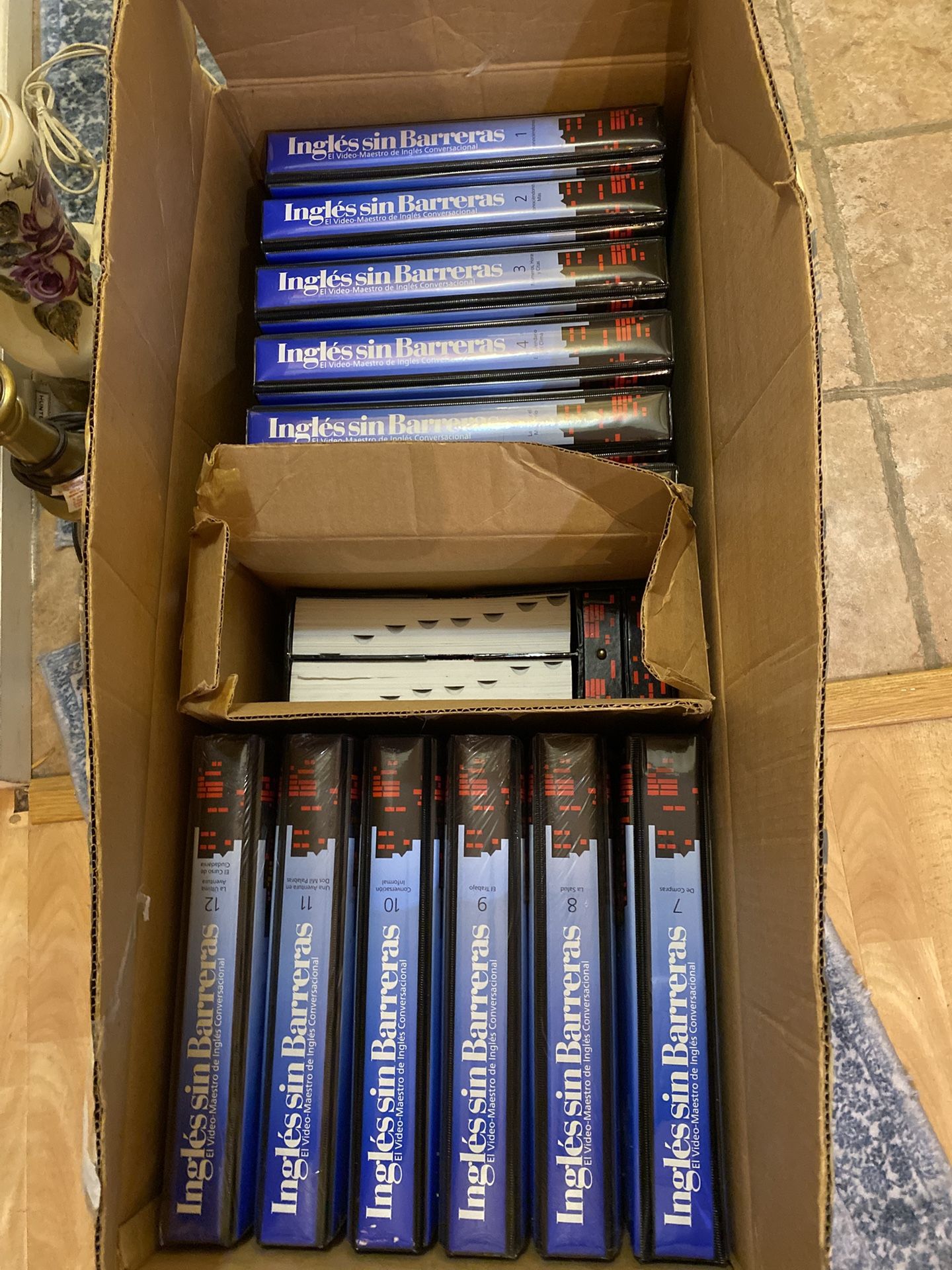 Se Vende Este Paquete De Inglés Sin Barreras Son Dos libros Un Caset De Inglés Muy Bueno Quien Este I Teresa do Puede Mandarme Mensaje !!! This En