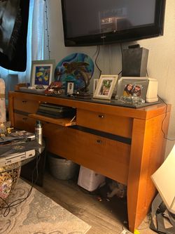 Entertainment center