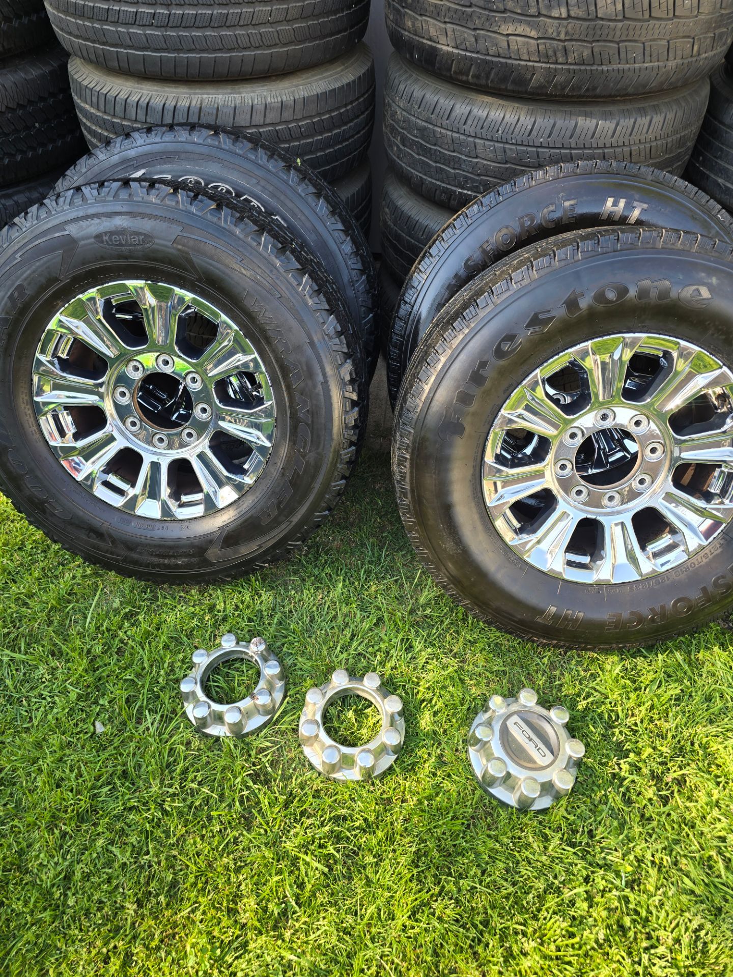 Set wheels for f250 8lugs only 3 caps parts