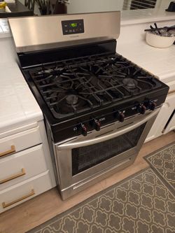 Frigidaire 30" Gas Range - Stainless Steel - Model FCRG3052ASC