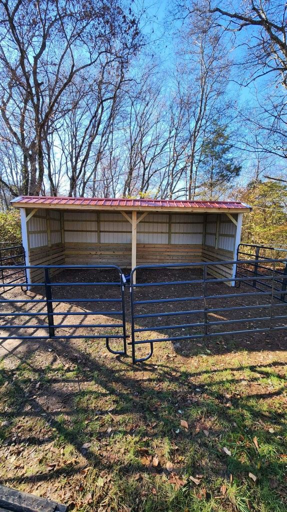 12x24 Horse Run Inn