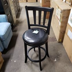 Set of 3 hard wood swivel counter stools.

$180 FIRM set of 3 stools

Only 3 stools available