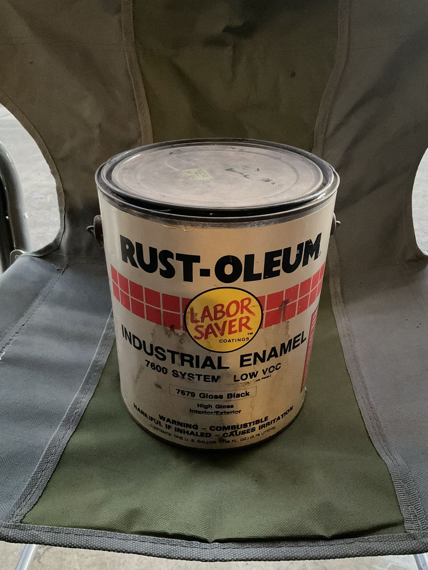 Rust-Oleum Gloss Black Paint