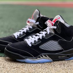 Jordan 5 Black Metallic Reimagined 