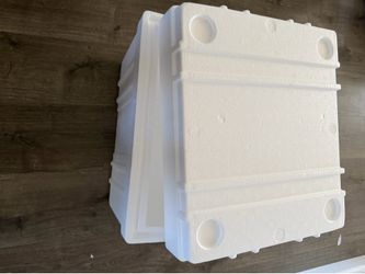 Styrofoam Cooler 17.5”x15”x16”