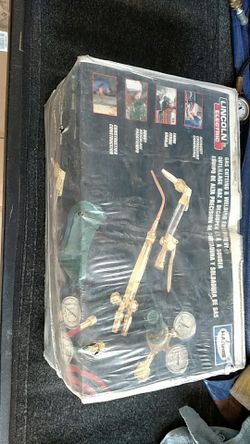 Lincoln electric cutweld kit. Brand New in box sealed. Handle, gas regulator, cutting attachment, cutting tip, oxygen regulator, welding tip mixer