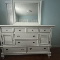 White Dresser With Mirror