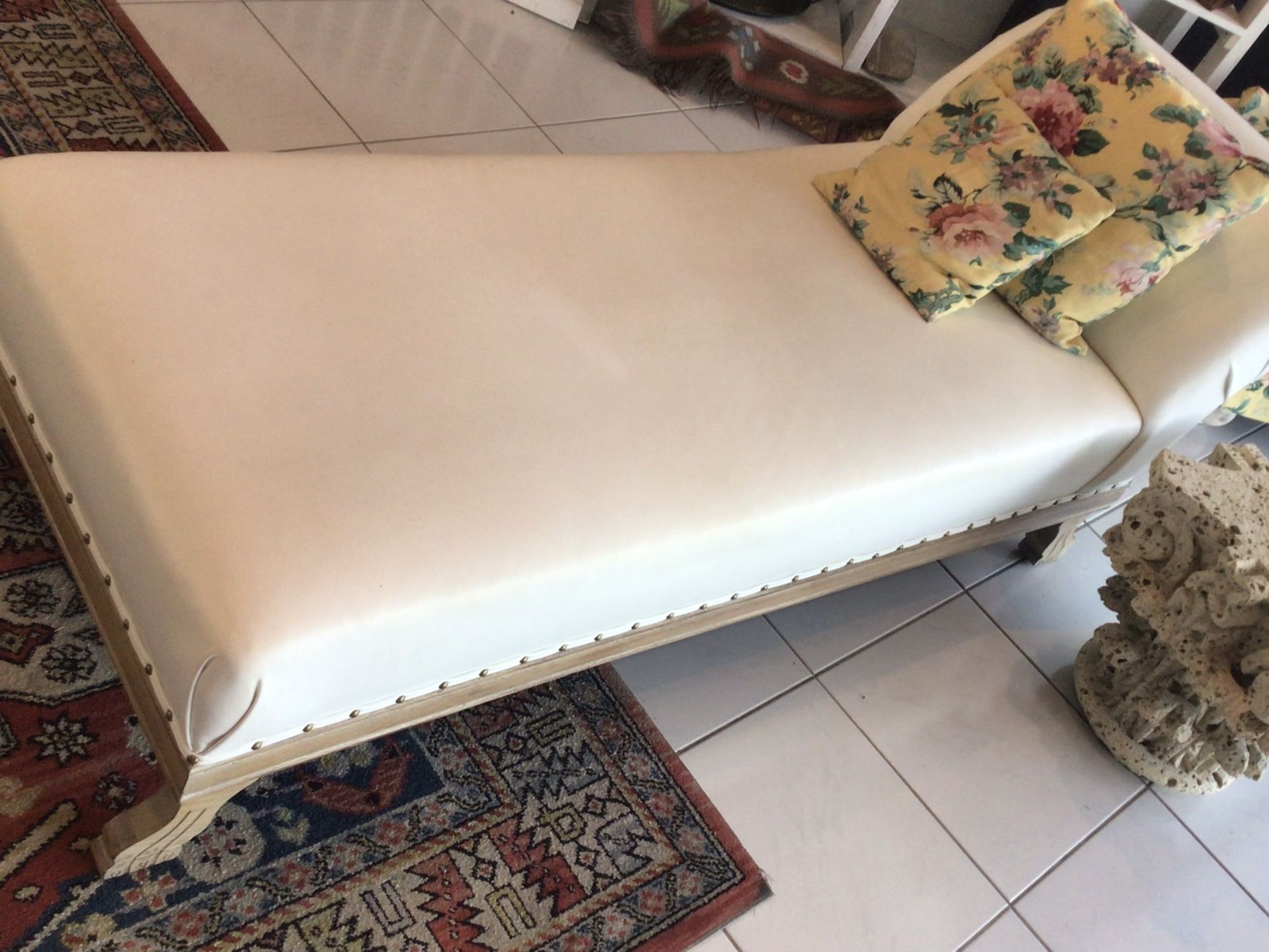 Fabulous Chaise / Fainting Couch In Pristine Condition Newly Reupholstered and Includes Custom