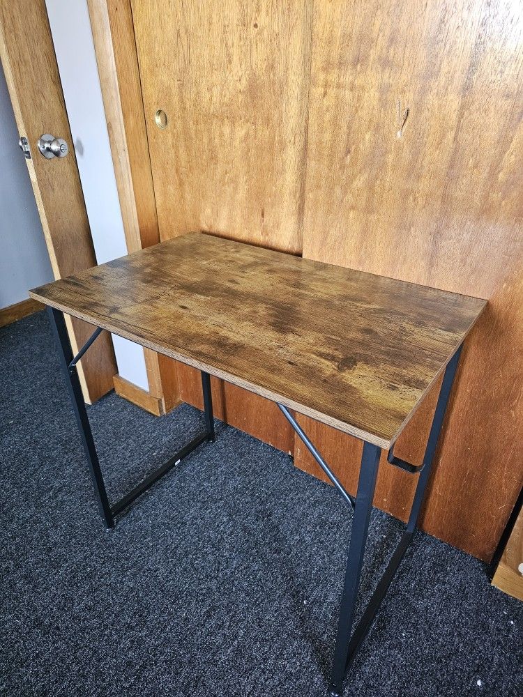 Lightly Used Desk Like New