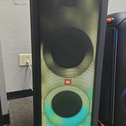 JBL 1100  W Portable Soeaker 