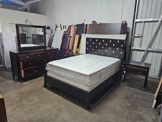 Queen bedroom set