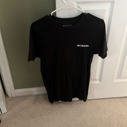 Black Adult small Columbia Shirt