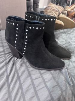 Women’s size 9 black boot