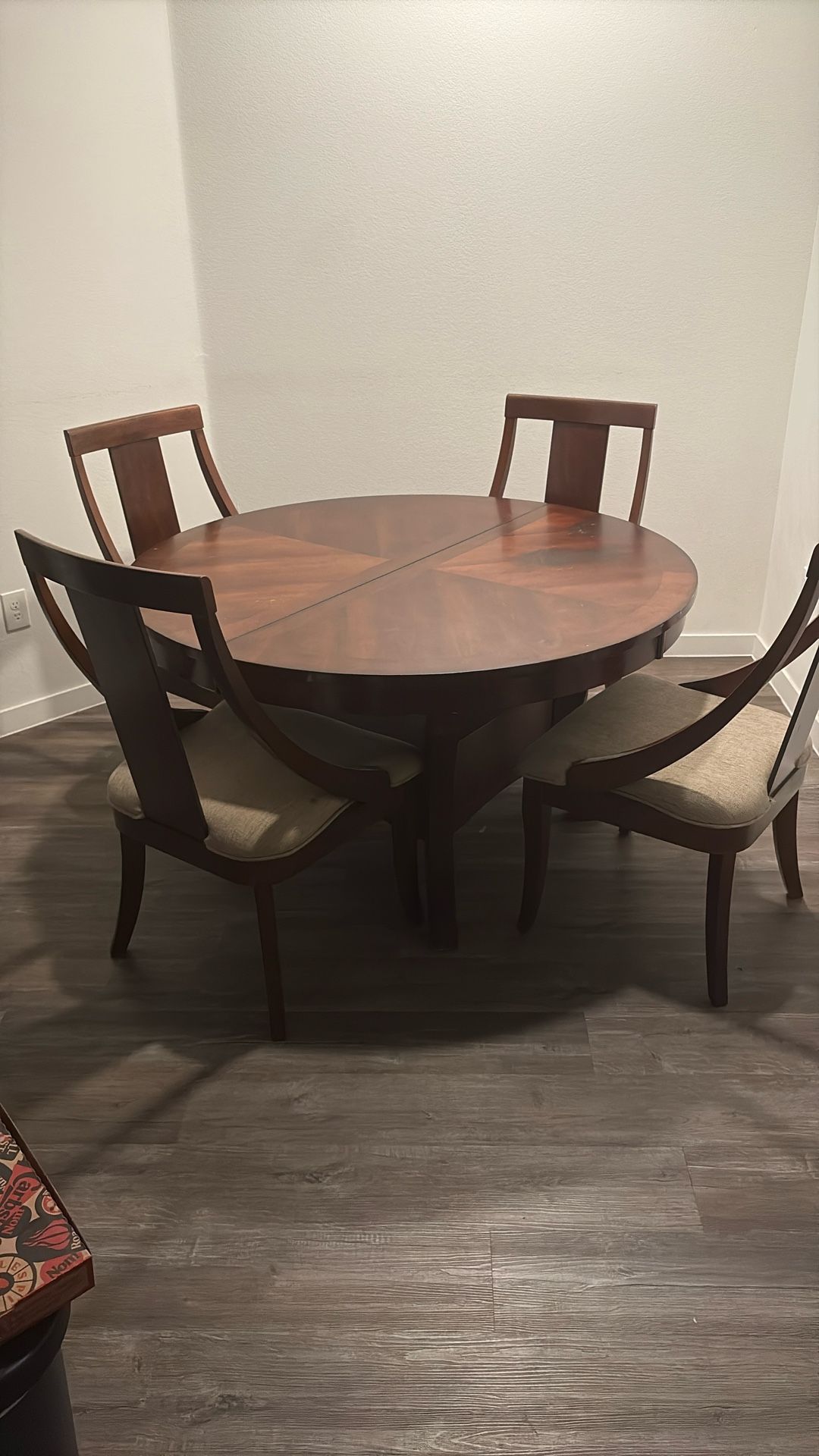 Dining Table with 4 Chairs – Solid Wood