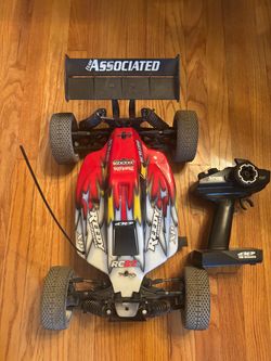 Team Associated RC8.2e Electric RC Buggy with Remote