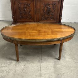 Mid Century French Regency Louis XVI Neoclassical Style Oval Baker Furniture Coffee Table 🚚 Delivery Available - Fine Antique Estate Sale Furniture