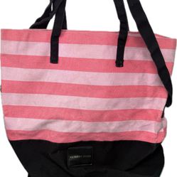  Victoria’s Secret tote bag 