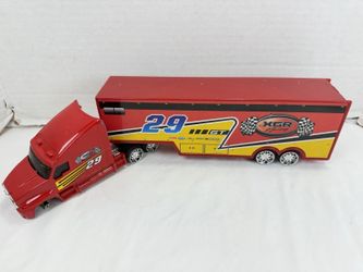 Motor Max Trucking World XGR Racing #29 Red Semi Hauler Diecast Toy Truck