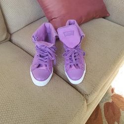 Womens Size 9 Levies Shoes