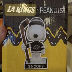 New LA Kings X Peanuts Snoopy Bobblehead 