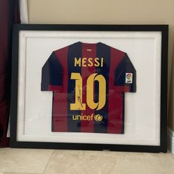 Signed Barcelona Lionel Messi jersey