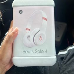 Brand New Beats Solo 4s