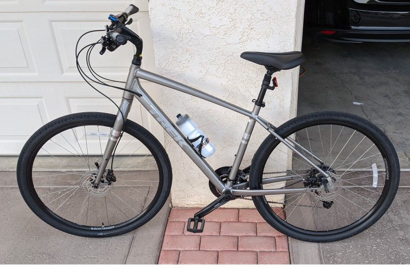 Trek Verve 3 DISC SL 18 Spd Lithium Grey (Large Frame) Like New Condition