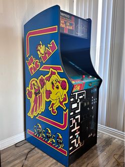 Ms. Pac-Man / Galaga arcade game