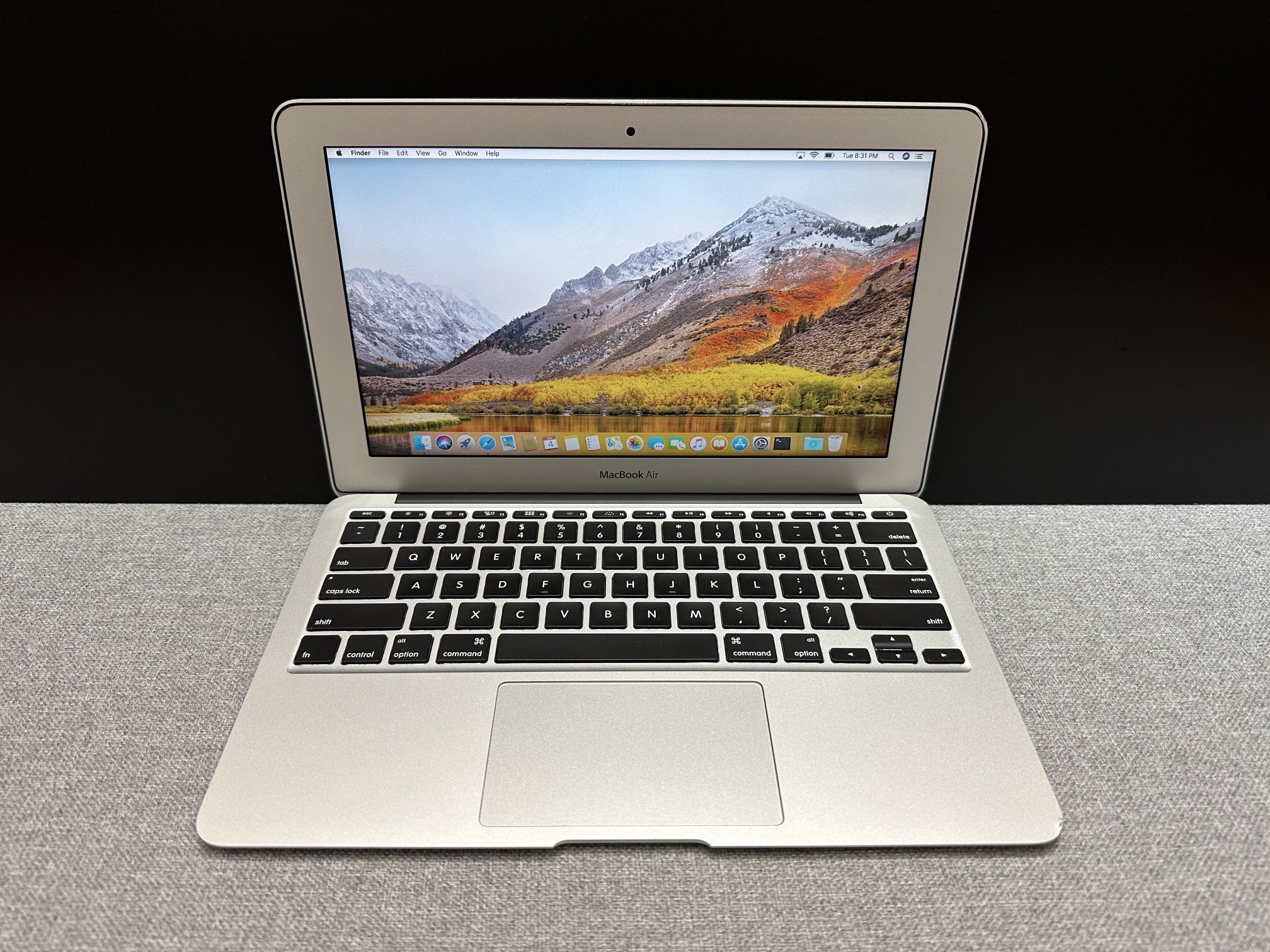 Apple MacBook Air 11" Laptop MC968LL/A (Mid, 2011) 1.6GHz i5 2GB 256GB