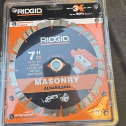 RIDGID 7 in. Masonry Cutting Segmented Rim Diamond Saw Blade