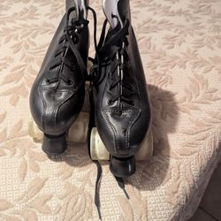 Women's Leather Light-up roller skates with accessories Size 7