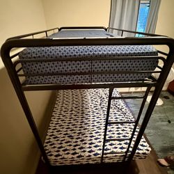 Bunk bed