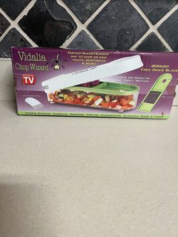 Vidalia Chop Wizard Veggie Onion Fruit Chopper As Seen On TV With  Collection Container for Sale in Norfolk, VA - OfferUp